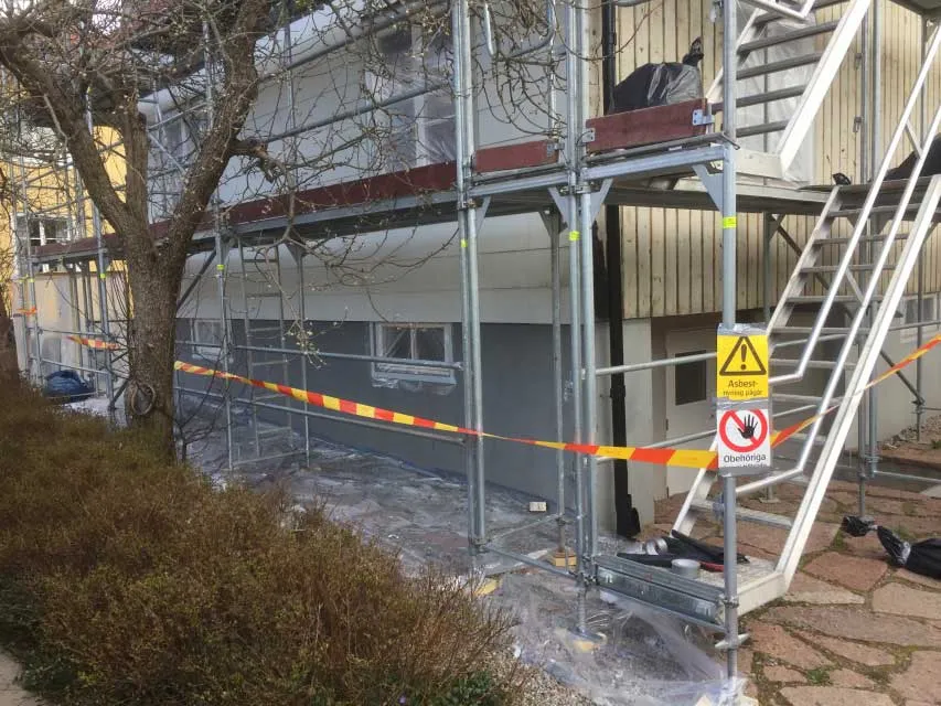 Villa där asbestrivning pågår